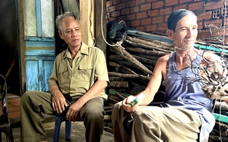 'Đã chọn sống thì phải gắn bó chứ sao'