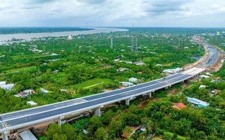 Đẩy mạnh nghiên cứu làm cao tốc trên cầu cạn vùng ĐBSCL
