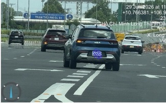 CSGT mật phục tại nút giao, nhiều tài xế vào cao tốc mới biết mình vi phạm