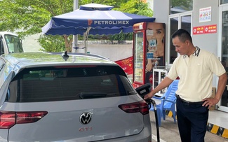 Volkswagen giảm giá nhiều mẫu xe, chia sẻ về sự tương thích với xăng E10?