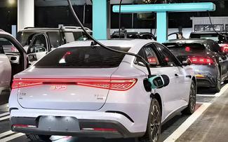 BYD sắp đưa sạc siêu nhanh 1.500 kW vào Việt Nam: Hạ tầng điện có đáp ứng?