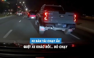 CSGT phạt tài xế xe bán tải chạy ẩu, va quẹt với xe khác… rồi bỏ chạy