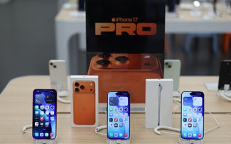 Vì sao điện thoại Samsung mất giá nhanh hơn iPhone?
