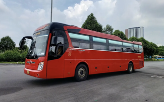 Xe khách chỉ có một cửa lên xuống liệu có an toàn?