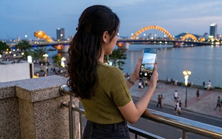Apple bất ngờ 'khai tử' iPhone toàn kính?