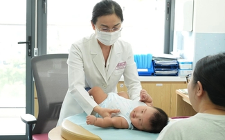 Trẻ sơ sinh vàng da: Khi nào là sinh lý, khi nào là bệnh lý?