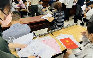 TP.HCM: 168 phường xã chỉ cấp được 15 sổ hồng lần đầu