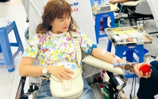 Cô giáo dạy giỏi, gần 30 năm hiến máu