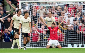 M.U thắng ngược Ipswich Town gây tranh cãi, HLV Xabi quyết định lạ giúp Chelsea giành trọn 3 điểm
