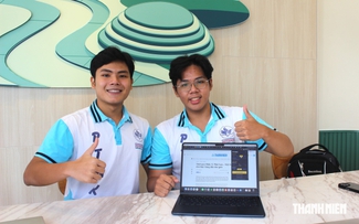 Học sinh Trường Phổ thông Năng khiếu làm tiện ích học tiếng Anh ngay khi lướt web