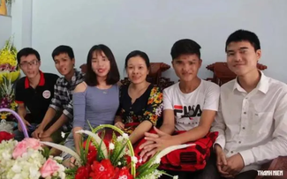 Tranh cãi: Chưa thành công là không đi họp lớp?