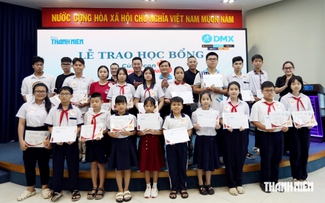 Trao học bổng 1 tỉ đồng cho trẻ mồ côi vì dịch Covid-19