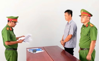 Mâu thuẫn tình cảm, người đàn ông phát tán 6 clip 'nóng' của bạn gái