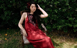 Đỏ burgundy, ngôi sao mới của tủ đồ thu đông 2026 Đỏ burgundy, ngôi sao mới của tủ đồ thu đông 2026