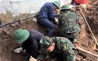 Tìm thông tin liệt sĩ có giấy tờ ghi tên bố mẹ và ngòi bút khắc 'Lê Thị Chính' 