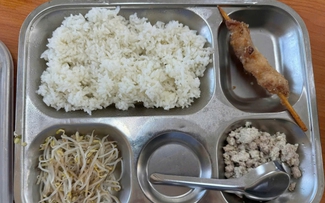 Cần sự tử tế trong bữa ăn học đường