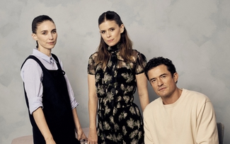 Cảnh nóng gây sốc của Orlando Bloom với hai bạn diễn nữ hứng chỉ trích Cảnh nóng gây sốc của Orlando Bloom với hai bạn diễn nữ hứng chỉ trích