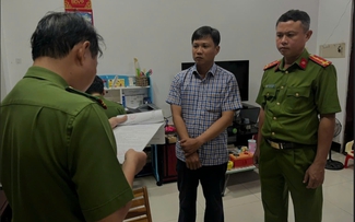 Khởi tố đăng kiểm viên nhận hối lộ 120 triệu đồng để 'làm luật'