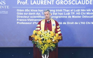 Trường ĐH Luật TP.HCM phong tặng danh hiệu Giáo sư danh dự cho người Pháp Trường ĐH Luật TP.HCM phong tặng danh hiệu Giáo sư danh dự cho người Pháp