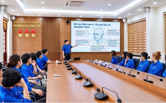 Học sinh lớp 8 làm video dạy nhau sử dụng mạng xã hội an toàn Học sinh lớp 8 làm video dạy nhau sử dụng mạng xã hội an toàn