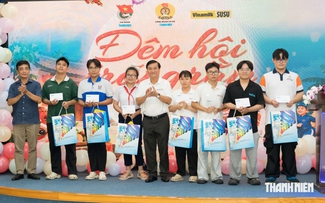 Trung thu đặc biệt ở Báo Thanh Niên: Những đứa trẻ ngày nào nay vào đại học Trung thu đặc biệt ở Báo Thanh Niên: Những đứa trẻ ngày nào nay vào đại học