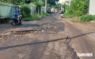 Hố nguy hiểm trên đường