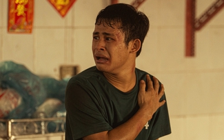 Chàng trai 10X mắc hội chứng Tics lấy nước mắt khán giả trong 'Trại buôn người' Chàng trai 10X mắc hội chứng Tics lấy nước mắt khán giả trong 'Trại buôn người'