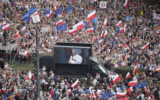 Một triệu người Ba Lan đổ xuống đường phản đối chính phủ