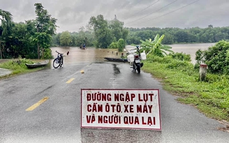 Thừa Thiên-Huế: Mưa lớn diện rộng, ngập lụt chia cắt nhiều tuyến đường