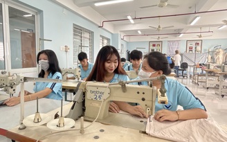 Sinh viên ngành dệt may giảm sâu sẽ khiến nhân lực thiếu trầm trọng?