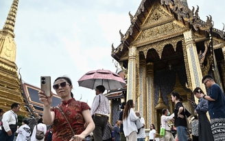 Bất an sau vụ xả súng chết người, khách Trung Quốc đến Thái Lan tụt giảm