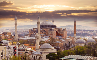Khám phá bí mật của Istanbul: Hagia Sophia, chợ cổ và ẩm thực độc đáo