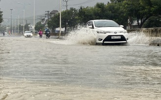 Khánh Hòa: Hồ Suối Dầu điều tiết nước, cảnh báo ngập tại nhiều địa phương