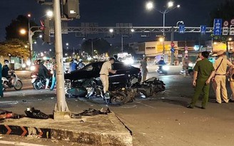 Ô tô tông 5 xe máy trong đêm, nhiều người bị thương