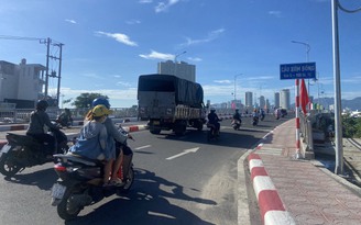 TP.Nha Trang: Khắc phục vỉa hè bị bong tróc trên cầu Xóm Bóng