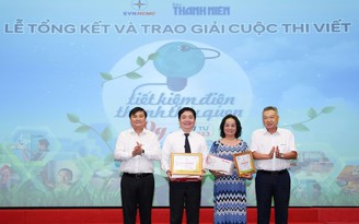 Báo Thanh Niên và EVNHCMC trao giải cuộc thi viết 'Tiết kiệm điện thành thói quen'