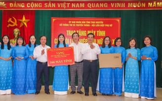 Thái Nguyên tặng 166 máy tính cho hội phụ nữ cấp xã tham gia chuyển đổi số