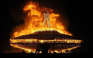 Lễ hội lửa Burning Man tại sa mạc Nevada
