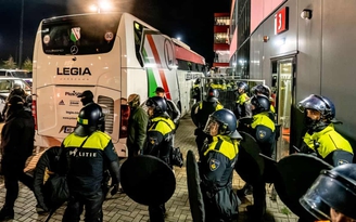 Ba Lan tức giận, triệu tập đại sứ Hà Lan sau vụ bắt giữ 2 cầu thủ