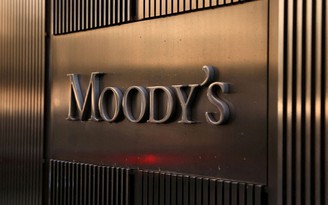 Moody's hạ triển vọng xếp hạng tín nhiệm nợ của Mỹ