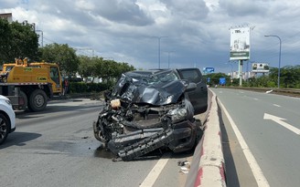 Tìm tài xế liên quan tai nạn bí ẩn trên Xa lộ Hà Nội