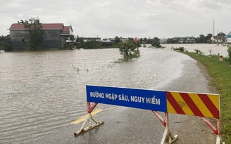 Thừa Thiên - Huế: Nhiều tuyến đường bị ngập lụt, học sinh huyện miền núi nghỉ học