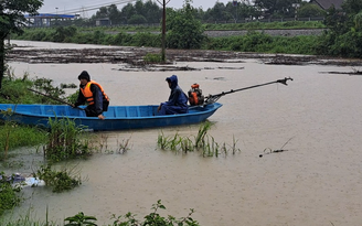 12.000 hộ dân ở Quảng Trị bị chia cắt vì mưa lớn gây ngập lụt
