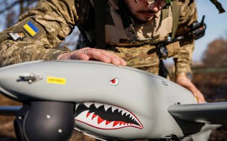UAV 'Cá mập' trở thành tai mắt cho pháo binh Ukraine đương đầu Nga