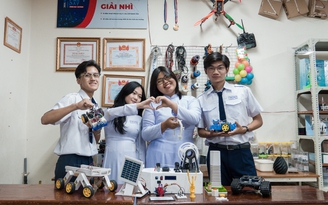 Học sinh thiết kế máy tái chế chai nhựa thành vật liệu in 3D