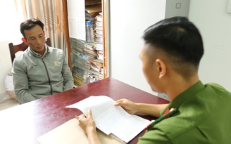 Tạm giữ người đập vỡ máy đo nồng độ cồn, cắn vào chân CSGT