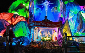 Những xóm đạo ở TP.HCM lung linh đón Giáng sinh với sự chung tay của mọi người