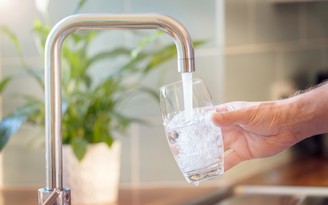 California phê chuẩn tái chế nước thải để uống