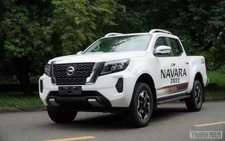 Nissan Navara giảm giá gần 200 triệu đồng, 'đấu' Ford Ranger