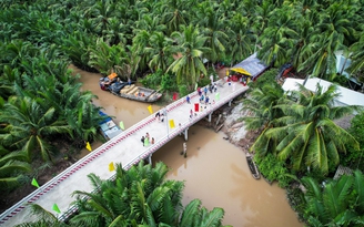 Những cây cầu thổi bùng hy vọng